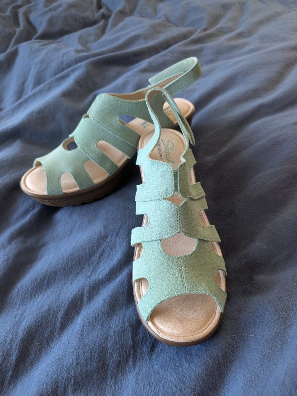 Skechers memory foam, peep toe, mint green, wedge sandals Size 8.5 NWT - Picture 2 of 5